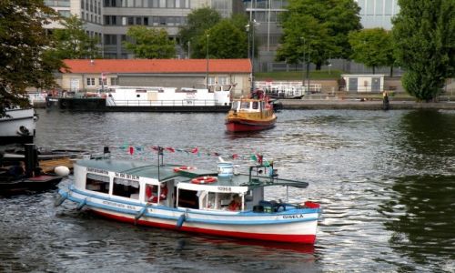 Zdjcie NIEMCY / Berlin / Berlin rzeka Szprewa / Na tym stateczku towarzyszyem spywowi kajakowemu.