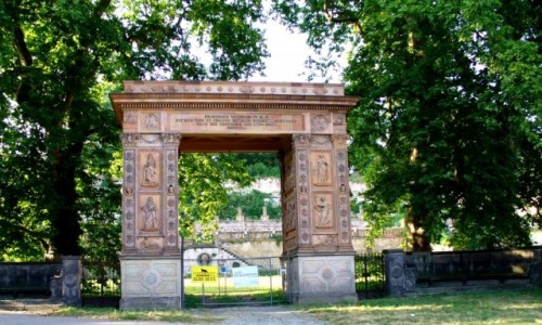 Zdjcie NIEMCY / Brandenburgia / Poczdam / Ozdobna brama do winnicy
