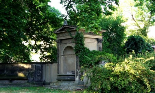 Zdjcie NIEMCY / Brandenburgia / Poczdam / Mur okalajacy winnice z niszami i ozdobnymi aweczkami