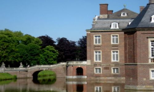 Zdjęcie NIEMCY / okolice  Dortmundu / Nordkirchen / palac-widok z bocznej alejki