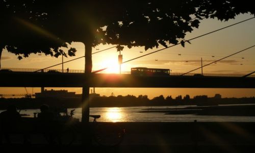 Zdjecie NIEMCY / brak / Dusseldorf / Dusseldorf - Rheinkniebrucke