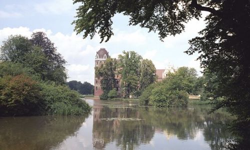 Zdjcie NIEMCY / Saksonia / Bad Muskau / Bad Muskau - zamek otoczony fos