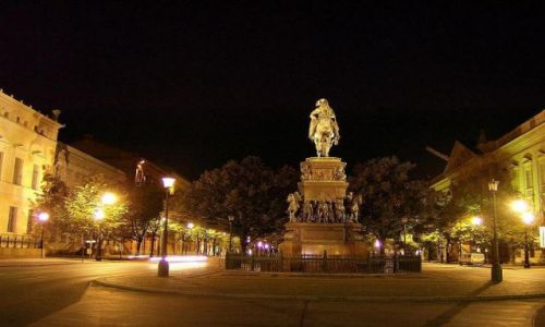 Zdjecie NIEMCY / Brandenburgia / Berlin / Unter den Linden - pomnik Fryderyka Wielkiego