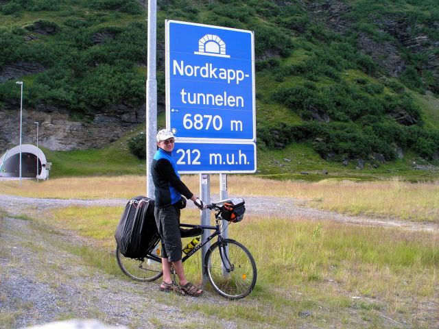 Zdjęcia: droga tuz przed, Noddkap, przed ;), NORWEGIA Zdjęcia: droga tuz przed, Noddkap, przed ;), NORWEGIA