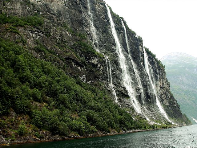 Zdjęcia: Norwegia, Fiord Geiranger Wodospad Siedmiu Sióstr, NORWEGIA Zdjęcia: Norwegia, Fiord Geiranger Wodospad Siedmiu Sióstr, NORWEGIA