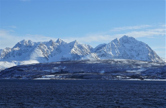 Zdj cia: Oldervik, Troms, Gry nad fiordem, NORWEGIA