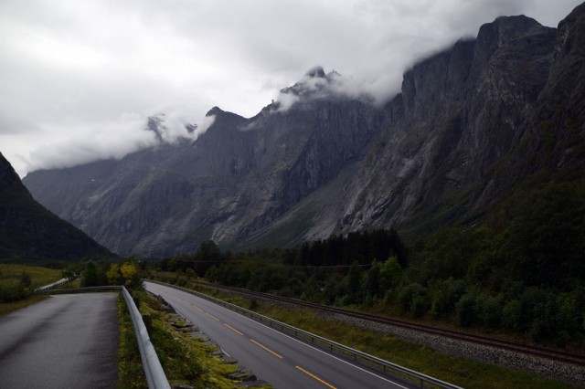 Zdj cia: Trollveggen, More og Romsdal, Trollveggen z do�u, NORWEGIA