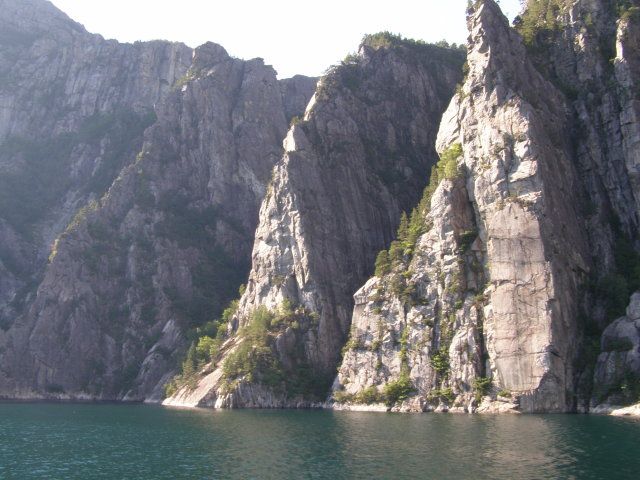 Zdjęcia: Lysefjorden, Południowe wybrzeże, Groźne skały fjordu, NORWEGIA Zdjęcia: Lysefjorden, Południowe wybrzeże, Groźne skały fjordu, NORWEGIA