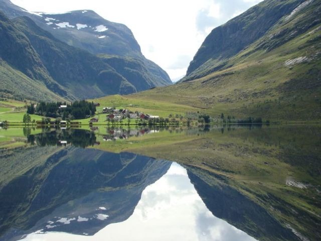 Zdjęcia: More og Romsdal, More og Romsdal, lustro, NORWEGIA Zdjęcia: More og Romsdal, More og Romsdal, lustro, NORWEGIA