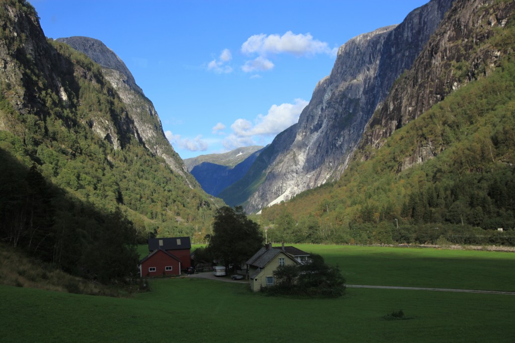 Zdjęcia: Droga Stalheimkleiva, Stalheim, Dolina Nærøy, NORWEGIA Zdjęcia: Droga Stalheimkleiva, Stalheim, Dolina Nærøy, NORWEGIA