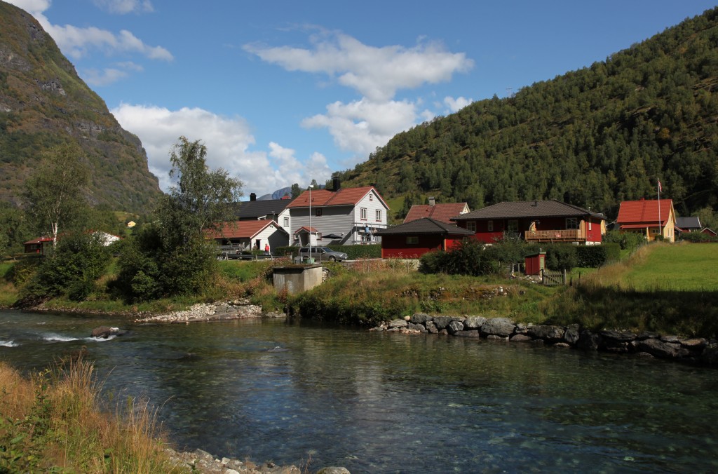Zdjęcia: Flam, Sogn og Fjordane, Nad rzeką, NORWEGIA Zdjęcia: Flam, Sogn og Fjordane, Nad rzeką, NORWEGIA