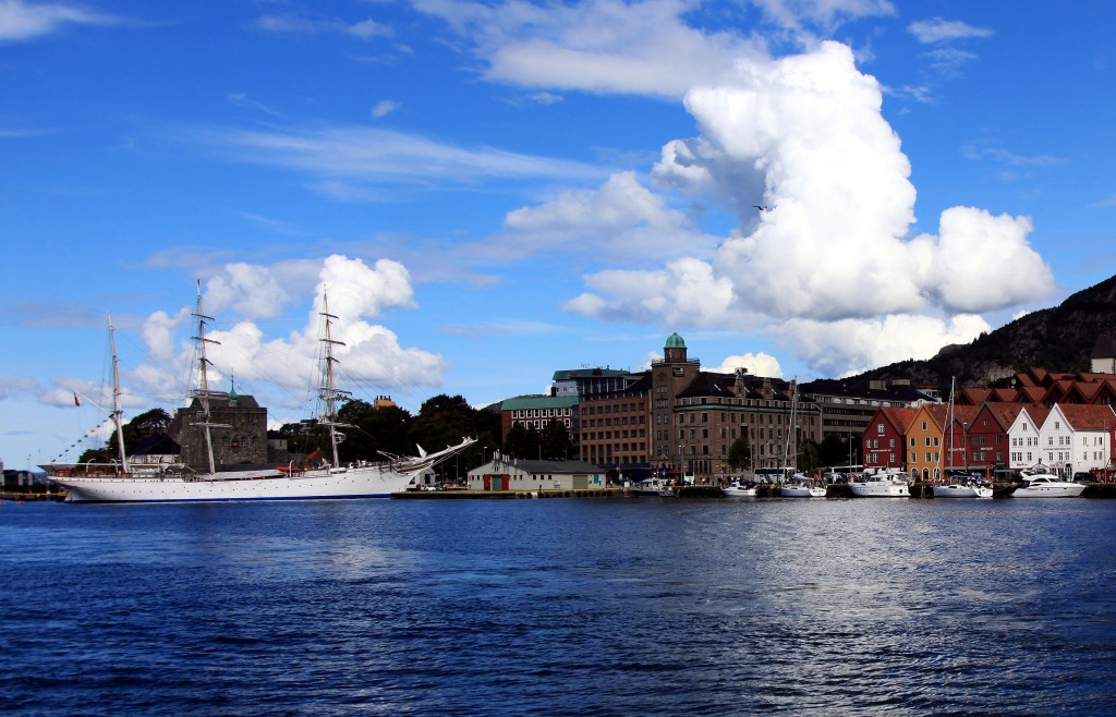 Zdjęcia: Bryggen, Bergen, Pod chmurką, NORWEGIA Zdjęcia: Bryggen, Bergen, Pod chmurką, NORWEGIA