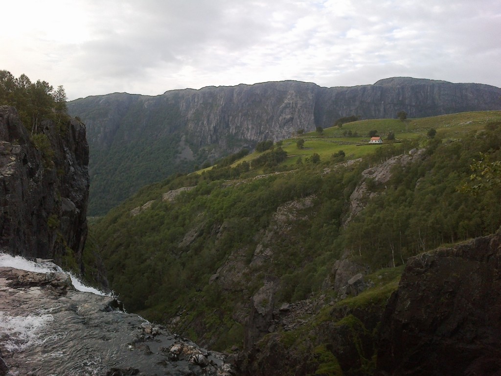 Zdjęcia: okolice Stavanger, Rogaland, mały, biały domek..., NORWEGIA Zdjęcia: okolice Stavanger, Rogaland, mały, biały domek..., NORWEGIA
