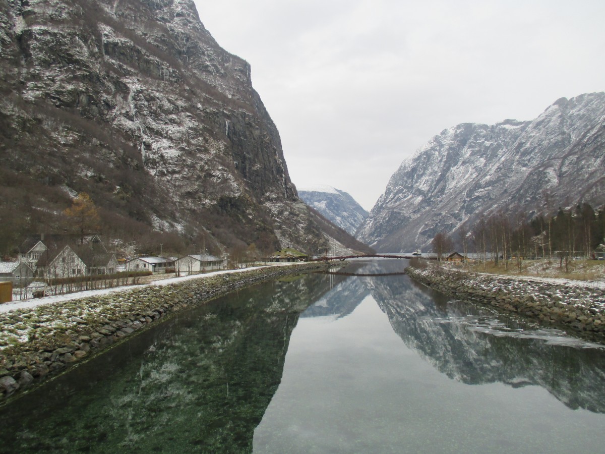 Zdjęcia: Gudvangen, Nærøyfjorden, NORWEGIA Zdjęcia: Gudvangen, Nærøyfjorden, NORWEGIA