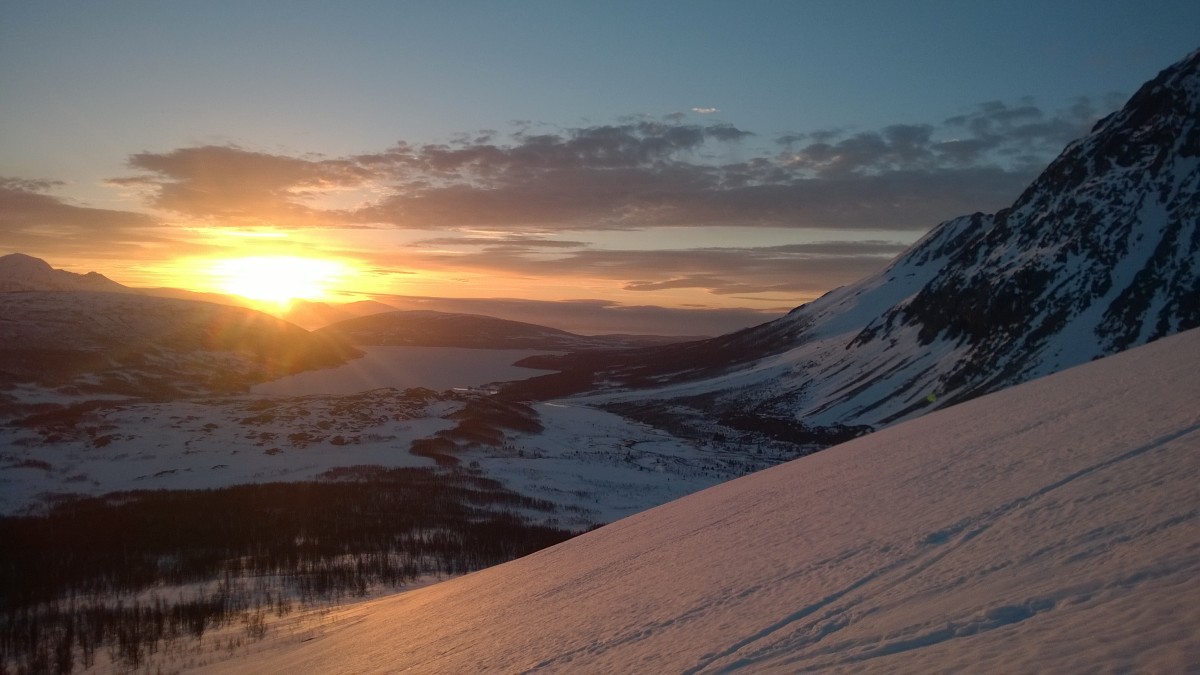 Zdjęcia: Jægervasstindan, Lyngen Alpene, Zachód słońca, dzień polarny , NORWEGIA Zdjęcia: Jægervasstindan, Lyngen Alpene, Zachód słońca, dzień polarny , NORWEGIA