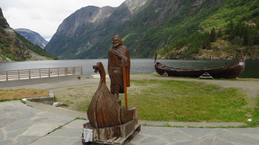 Zdjęcia: Naroyfjord, Norwegia południowo - zachodnia, przystań w Gudvangen, NORWEGIA Zdjęcia: Naroyfjord, Norwegia południowo - zachodnia, przystań w Gudvangen, NORWEGIA