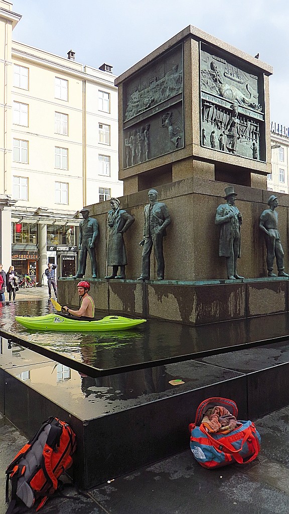 Zdjęcia: Bergen, Norwegia południowo - zachodnia, pływać można wszędzie, NORWEGIA Zdjęcia: Bergen, Norwegia południowo - zachodnia, pływać można wszędzie, NORWEGIA