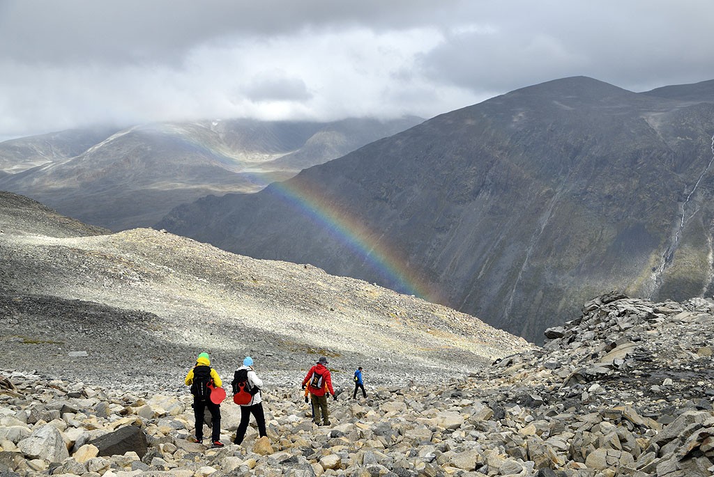 Zdjęcia: Galdhopiggen, Oppland, tęcza w górach Jotunheimen, NORWEGIA Zdjęcia: Galdhopiggen, Oppland, tęcza w górach Jotunheimen, NORWEGIA