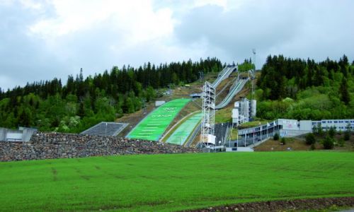 Zdjęcie NORWEGIA / Lillehammer / Skocznia Olimpijska / Skocznia Lillehammer bez śniegu