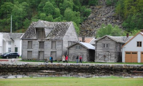Zdjecie NORWEGIA / Lerdal / Miasteczko / Muzealne domy w Norwegii