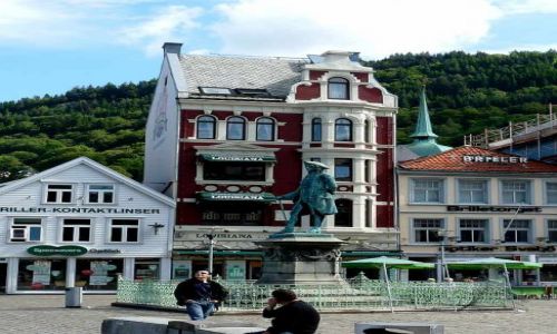 Zdjecie NORWEGIA / Hordaland / Bergen / kamieniczny ostaniec