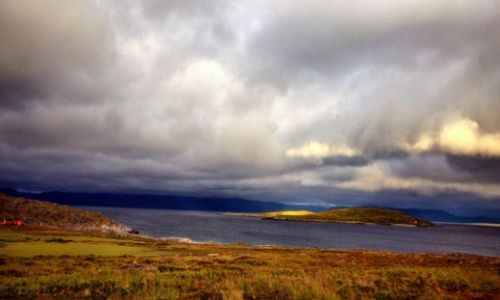 Zdjcie NORWEGIA / pn-wsch Norewgia / okolice E6 / Odrobina soca