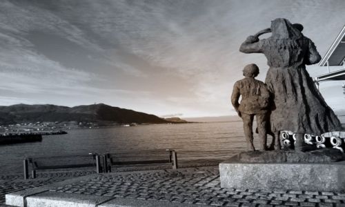 Zdjecie NORWEGIA / Fosnavåg / Fosnavåg / Czekajc