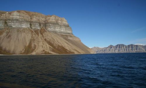 Zdjecie NORWEGIA / Svalbard / W drodze do Skansbukty. Niewiarygodnie regularne ksztalty / Natura rzezbi - skansen
