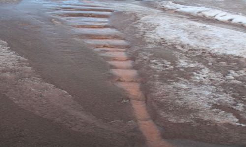 Zdjęcie NORWEGIA / Svalbard / Lodowiec Ebba / Strumienie lodowcowe- czerwony schodkowy