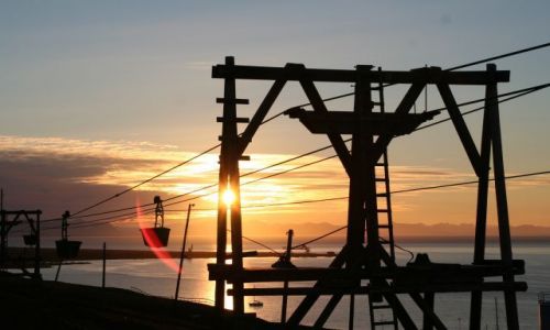 Zdjęcie NORWEGIA / Svalbard / Longyearbyen / Niecodzienny zachod słonca