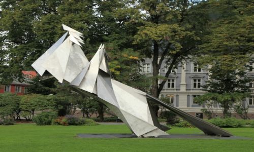 Zdjęcie NORWEGIA / Bergen / Okolice dworca kolejowego, park / Królewski rumak