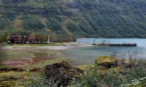 Zdjcie NORWEGIA / sogn og fjordane / Lovanet / Jezioro lodowcowe