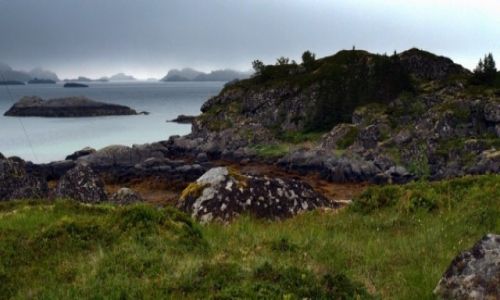 Zdjęcie NORWEGIA / północna Norwegia / Lofoty / góry nad morzem