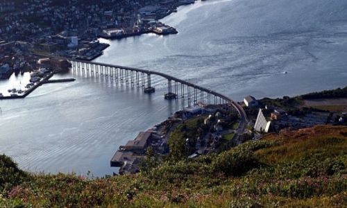 Zdjcie NORWEGIA / pnocna Norwegia / Tromso / most w grach