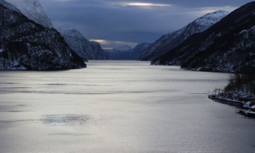 Zdjcie NORWEGIA / Hordaland / Hordaland / Fiord