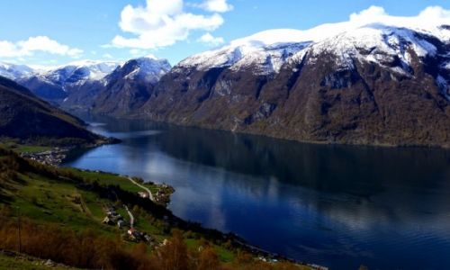 Zdjęcie NORWEGIA / Sogn og Fjordane / Aurland / Aurlandsfjorden...