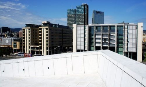 Zdjęcie NORWEGIA / Oslo / Port  / Widok na miasto z dachu Norweskiej Opery Narodowej