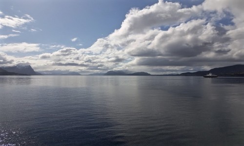 Zdjęcie NORWEGIA / Møre og Romsdal / Storfjorden / w drodze...