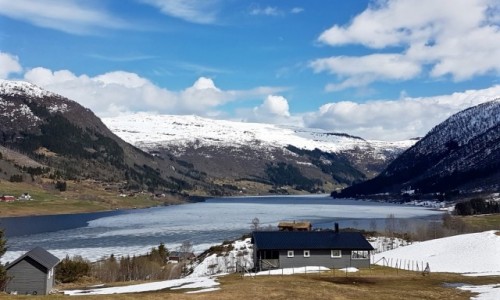 Zdjecie NORWEGIA / Sogn og Fjordane / Fjærland / wiosna...