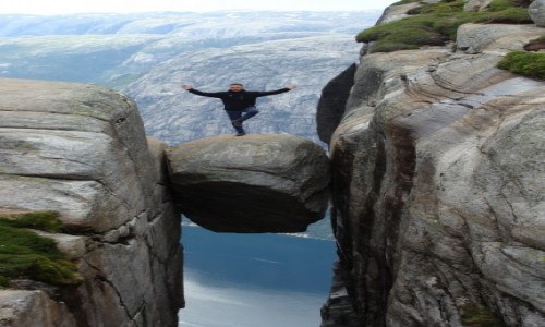 Zdjecie NORWEGIA / Lysefjord / Kjeragbolten / Kjeragbolten