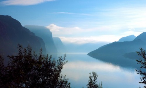 Zdjcie NORWEGIA / Rogaland / Hollesli / Sielanka nad Lysefjordem -1