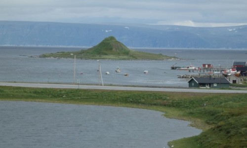 NORWEGIA / Nordkapp / przed Honningsvåg / przedmiecia Honningsvåg