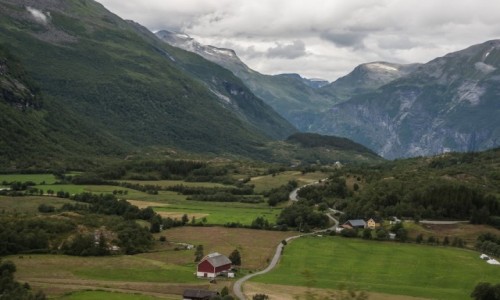 Zdjcie NORWEGIA / pn. Norwegia / ok. Folven / Droga 258