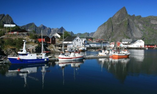 Zdjecie NORWEGIA / Lofoty / Hamnøy / Port w Hamnøy