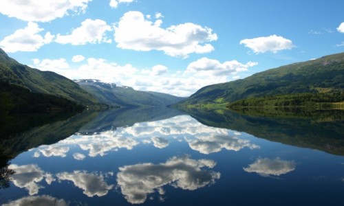 Zdjecie NORWEGIA / Sogn og Fjordane / Eldalen / W niebie