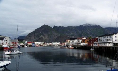 Zdjęcie NORWEGIA / Lofoty / Henningsvær / Centrum Henningsvær