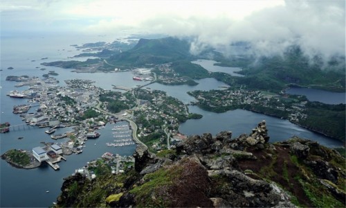 Zdjecie NORWEGIA /  Lofoty  / Gra Tjeldbergtind  / Widok na Svolvær