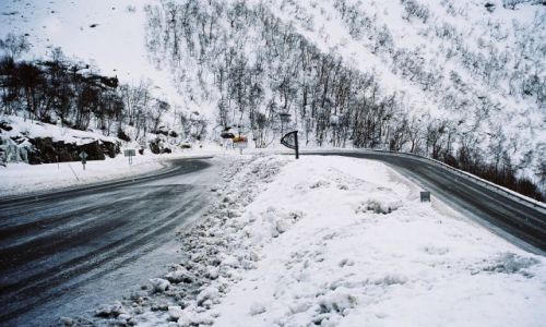 Zdjecie NORWEGIA / JOSTEDALSBRE / JOSTEDALSBRE / GÓRSKA DROGA