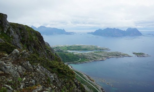 Zdjecie NORWEGIA / Lofoty / Gra Reinebringen  / Fiord