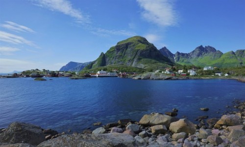 Zdjcie NORWEGIA / Lofoty / Wyspa Moskenesoya, Tind / Å i gra Tindstind